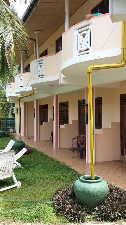 Hilda Guest House Hikkaduwa Habitación foto