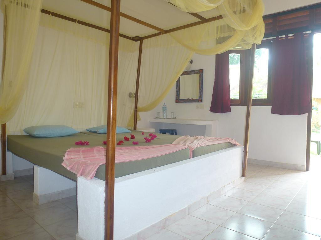 Hilda Guest House Hikkaduwa Habitación foto